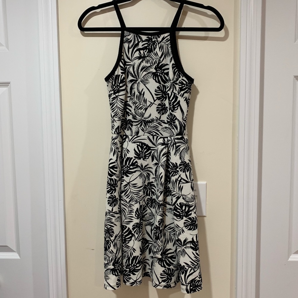 Soprano brand black and white dress